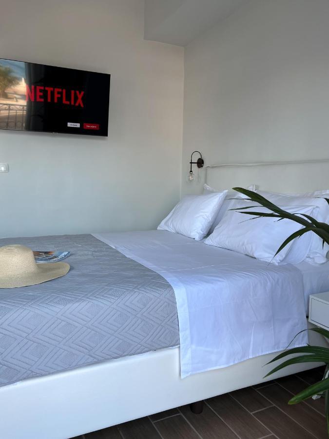 The Nook Suite 埃尔莫波利斯 外观 照片